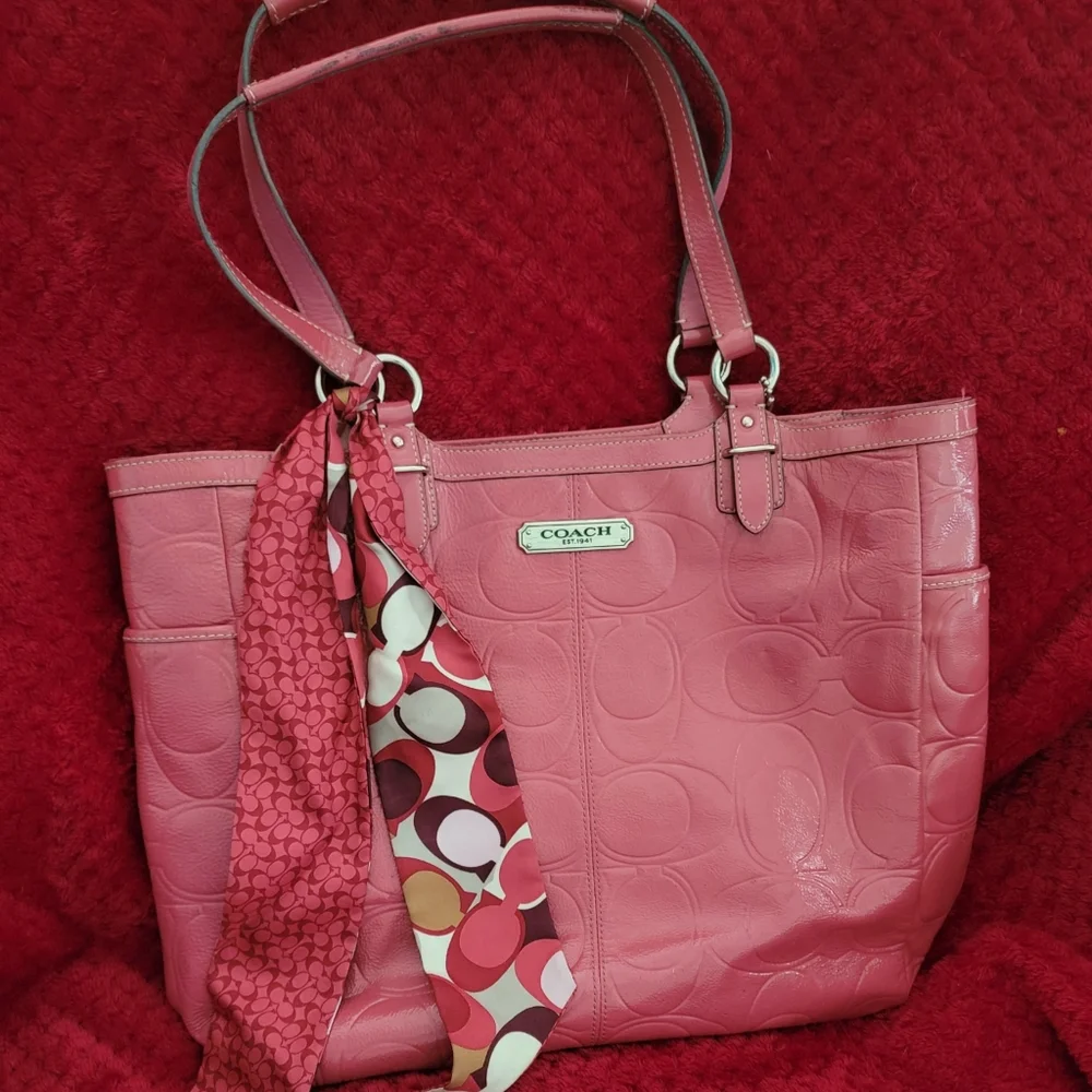 Multiple purses - Picture 2 of 7